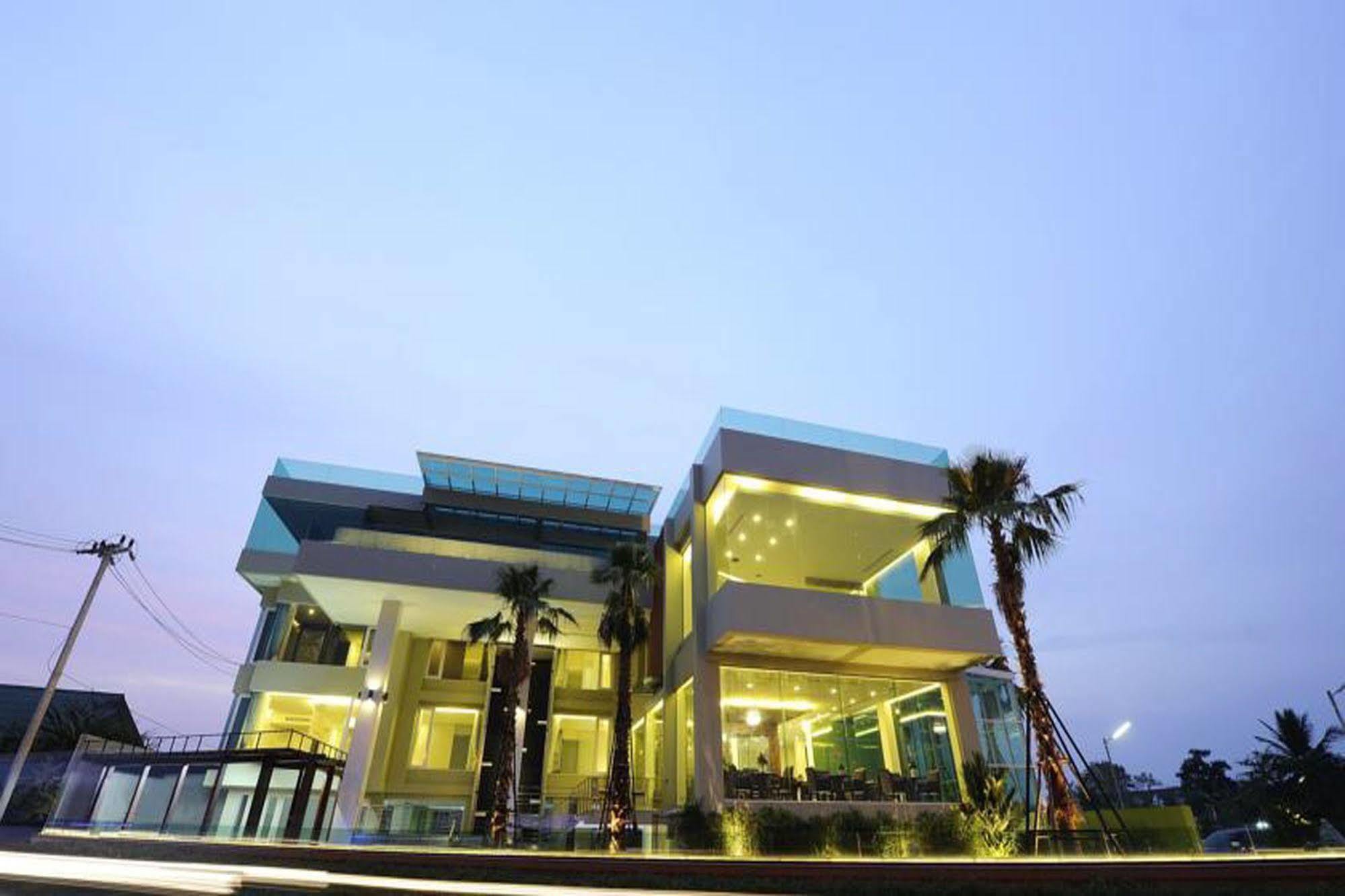 The Beverly Hills Hotel Nakhon Ratchasima Luaran gambar