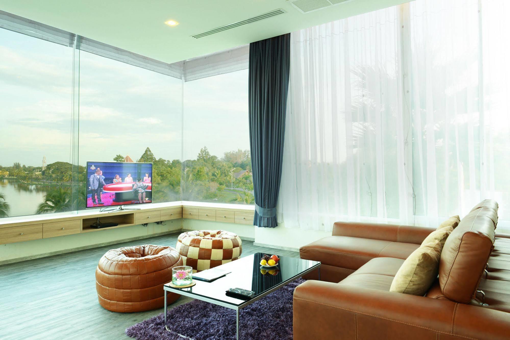 The Beverly Hills Hotel Nakhon Ratchasima Luaran gambar