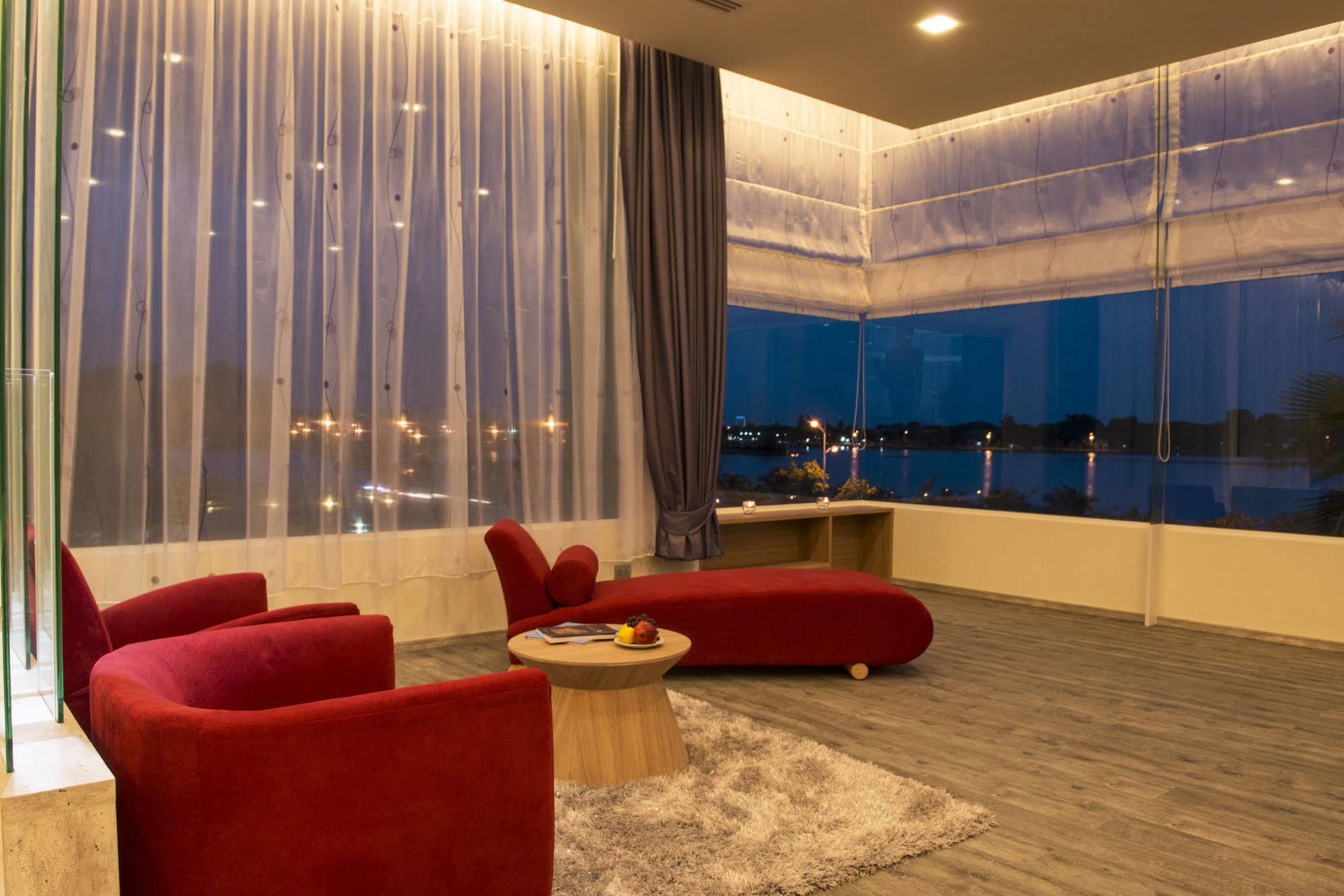 The Beverly Hills Hotel Nakhon Ratchasima Luaran gambar