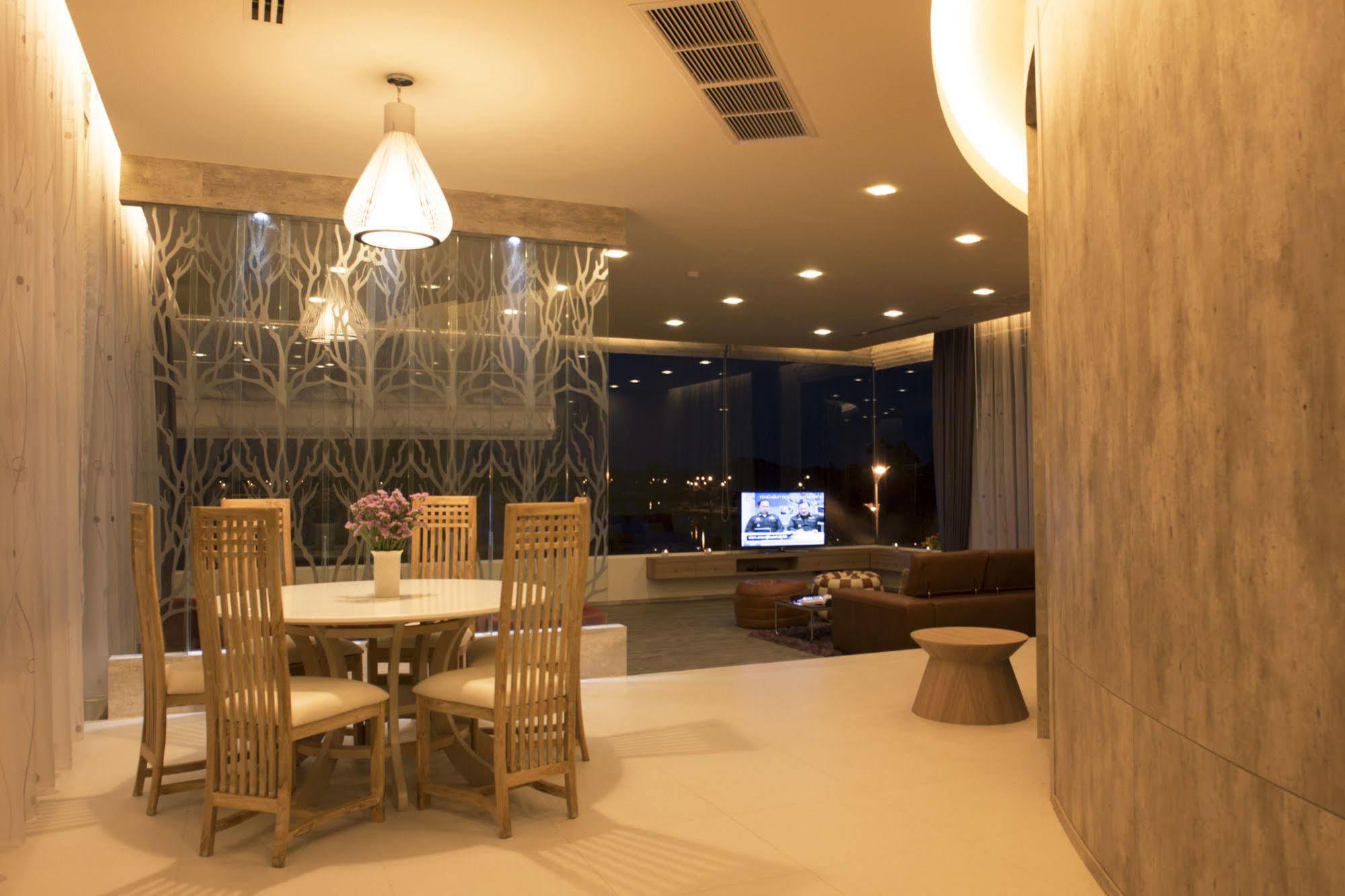 The Beverly Hills Hotel Nakhon Ratchasima Luaran gambar