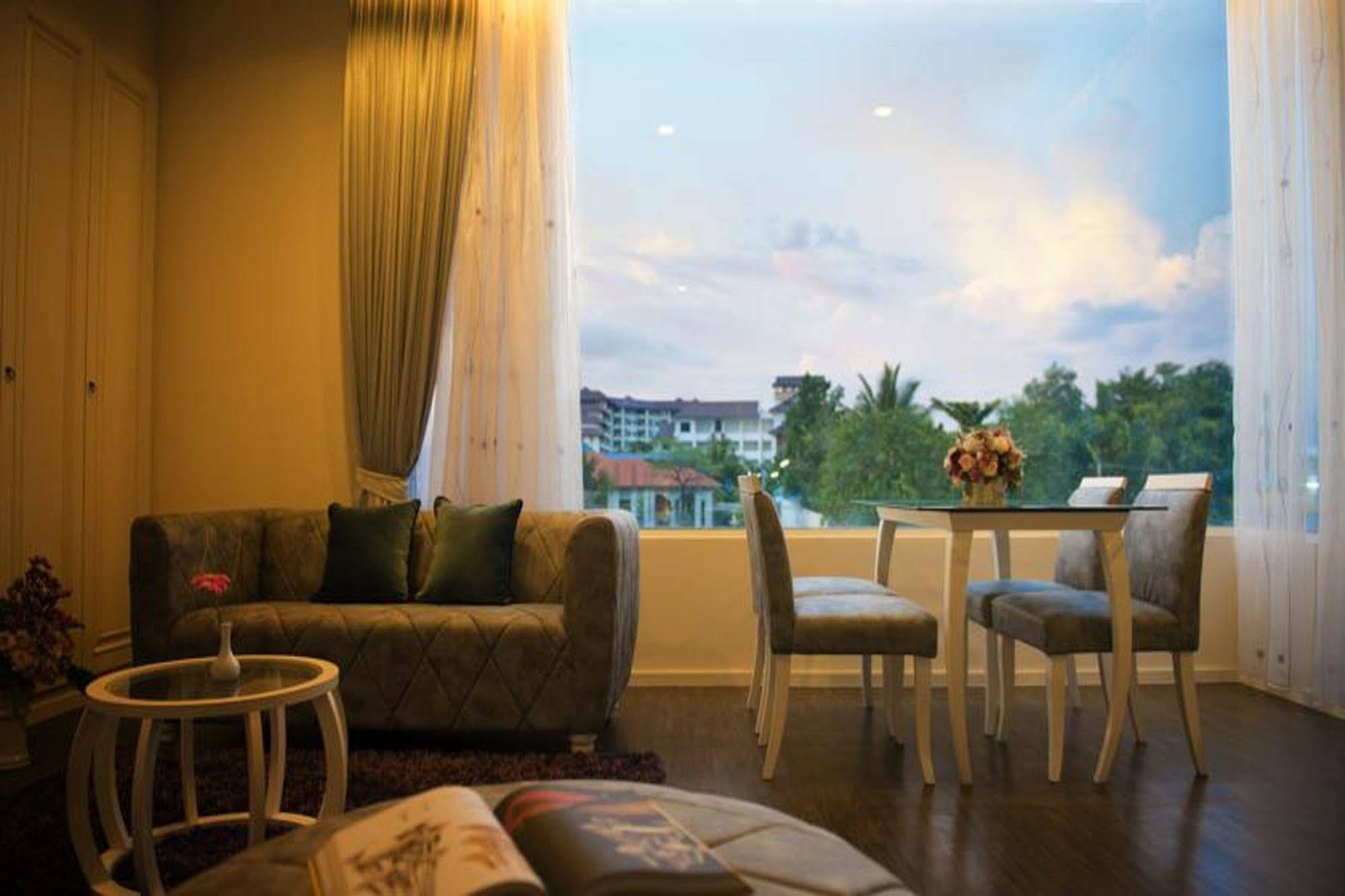 The Beverly Hills Hotel Nakhon Ratchasima Luaran gambar